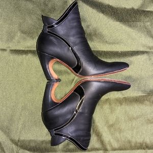 Fluevog Twist Gogo Ankle Boots Sz 7 1/2